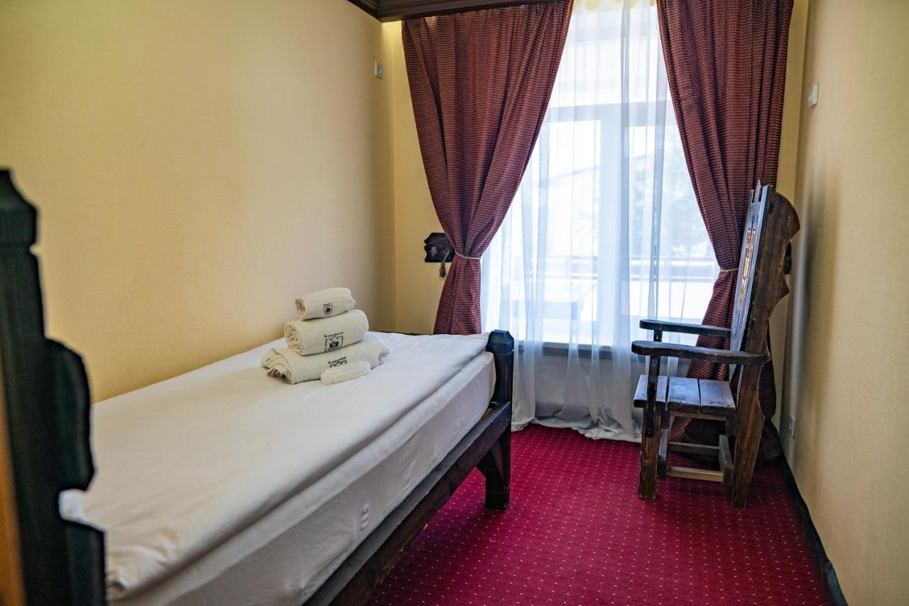 Dniprovskiy Dvir Stari Kodaky 外观 照片